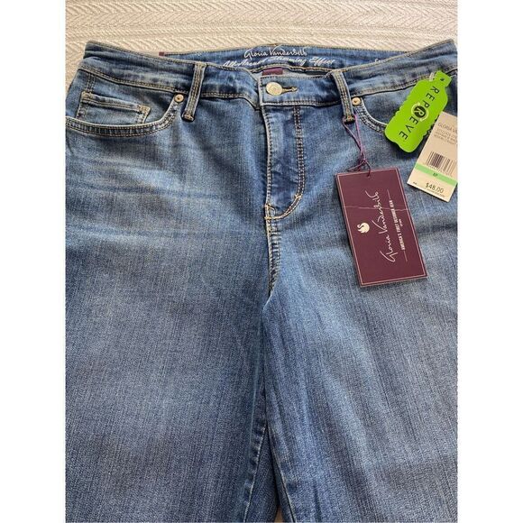 Gloria Vanderbilt 8P Modern Straight Crop Jeans - Picture 3 of 10